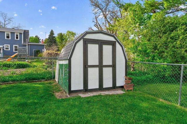 525 W HURLBUT Avenue, Belvidere, IL 61008