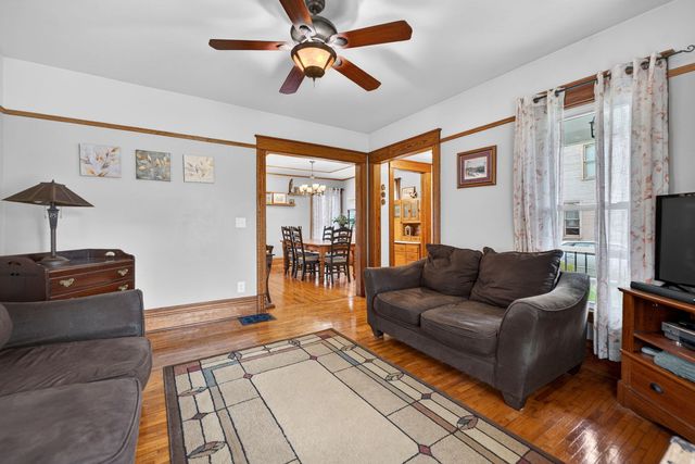 525 W HURLBUT Avenue, Belvidere, IL 61008