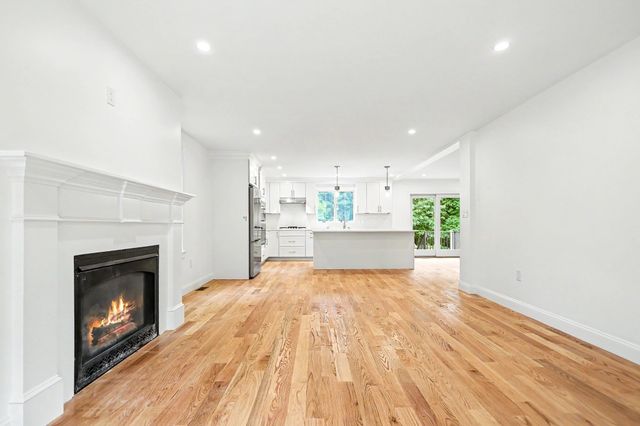 7B Lakeshore Dr, Georgetown, MA 01833