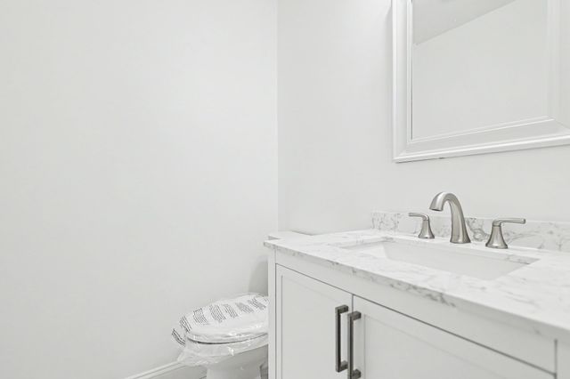 7B Lakeshore Dr, Georgetown, MA 01833