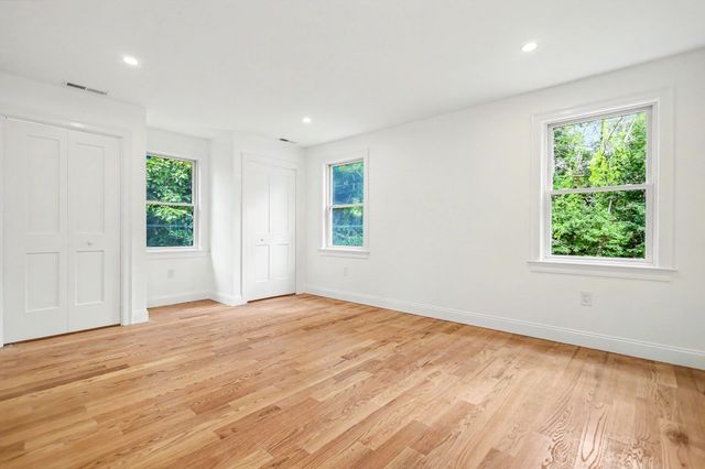 7B Lakeshore Dr, Georgetown, MA 01833