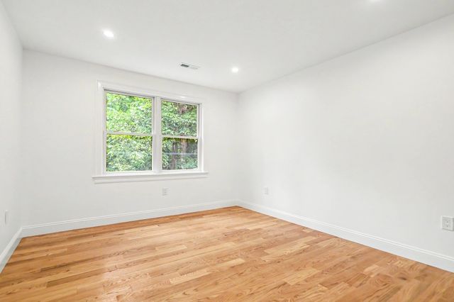 7B Lakeshore Dr, Georgetown, MA 01833