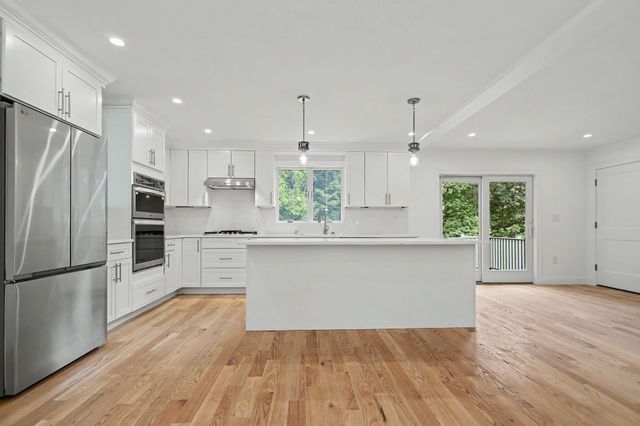 7B Lakeshore Dr, Georgetown, MA 01833