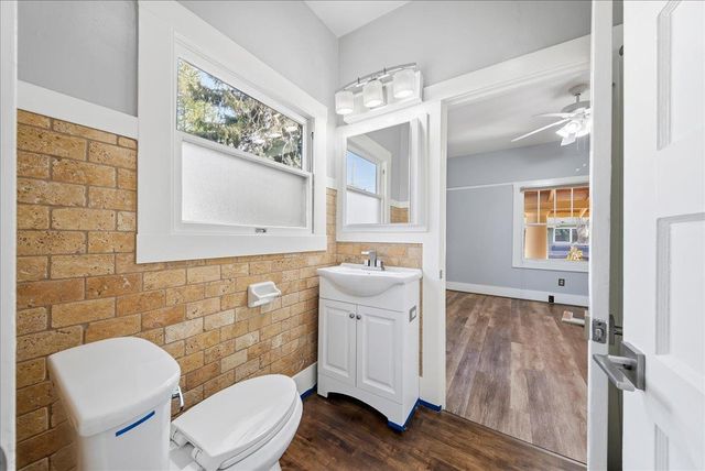 2500 41st St, Sacramento, CA 95817