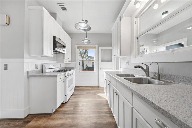 2500 41st St, Sacramento, CA 95817