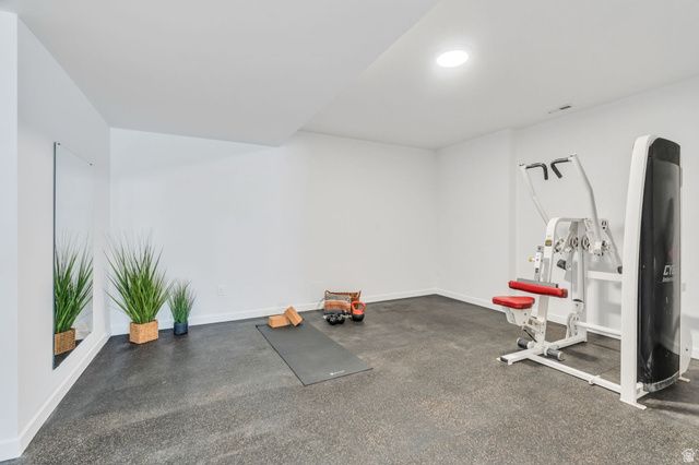 6386 W ARRANMORE DR, South Jordan, UT 84009