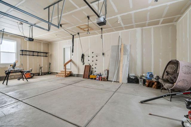 6386 W ARRANMORE DR, South Jordan, UT 84009