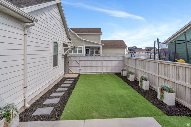 6386 W ARRANMORE DR, South Jordan, UT 84009