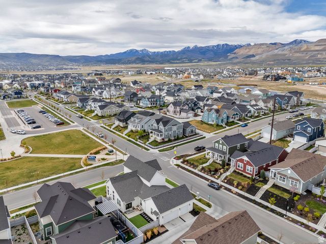 6386 W ARRANMORE DR, South Jordan, UT 84009