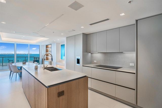 3801 Collins Avenue 1503, Miami Beach, FL 33140