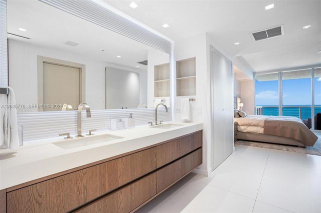 3801 Collins Avenue 1503, Miami Beach, FL 33140