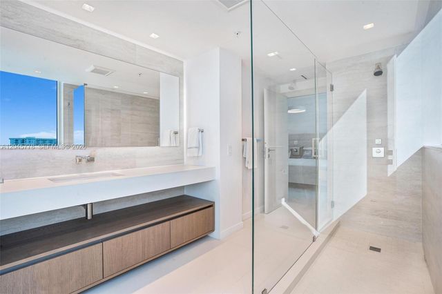 3801 Collins Avenue 1503, Miami Beach, FL 33140