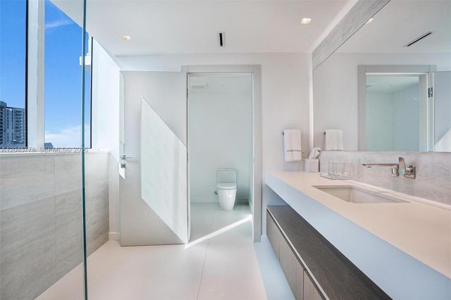3801 Collins Avenue 1503, Miami Beach, FL 33140