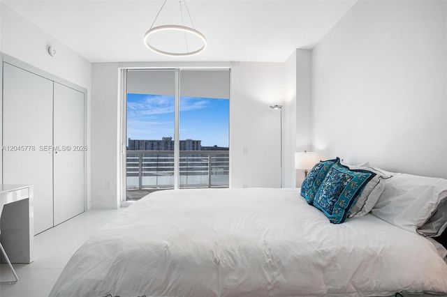 3801 Collins Avenue 1503, Miami Beach, FL 33140