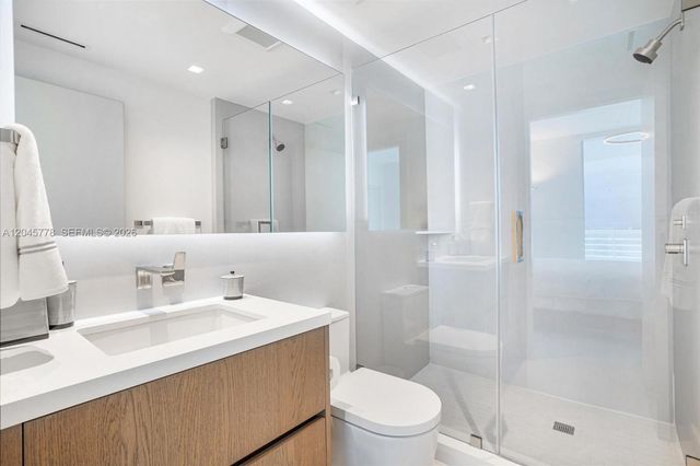 3801 Collins Avenue 1503, Miami Beach, FL 33140