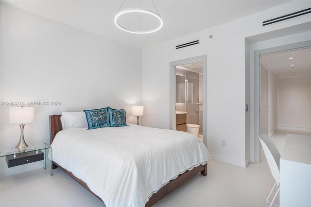 3801 Collins Avenue 1503, Miami Beach, FL 33140