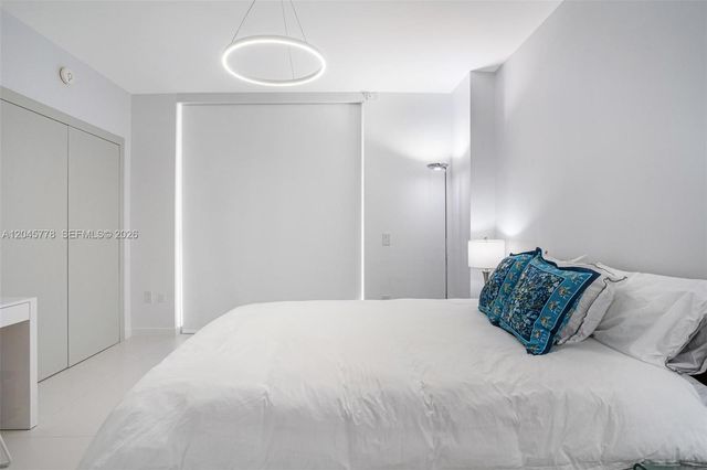 3801 Collins Avenue 1503, Miami Beach, FL 33140