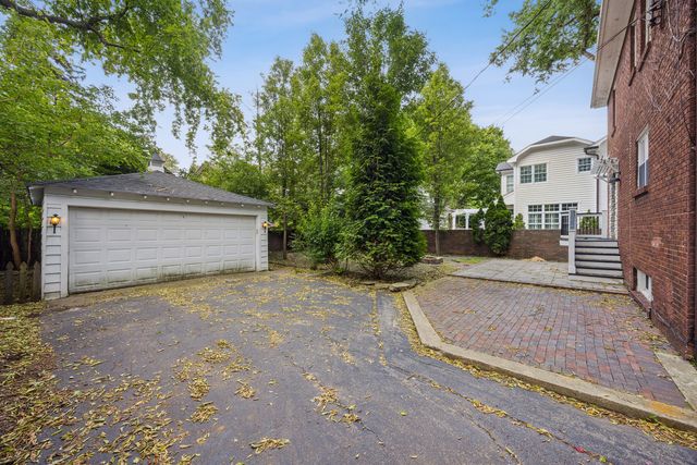 352 RAVINE Road, Hinsdale, IL 60521