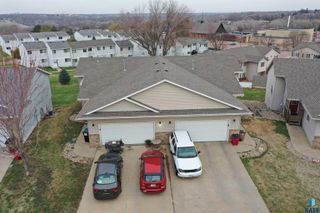 3100 E Bragstad Dr, Sioux Falls, SD 57103