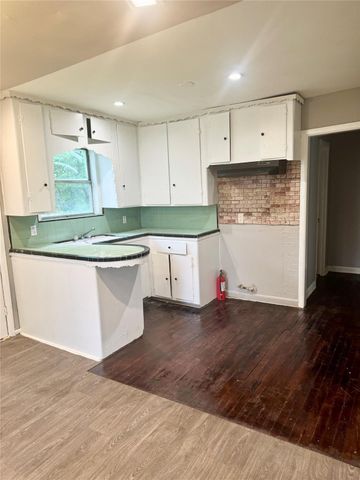 7915 Flintridge Drive, Houston, TX 77028