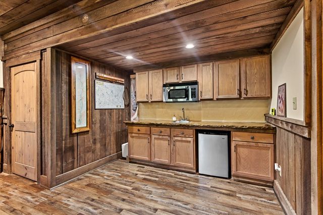 169 Walnut Mountain Road, Ellijay, GA 30540