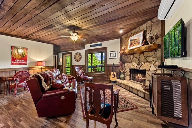 169 Walnut Mountain Road, Ellijay, GA 30540
