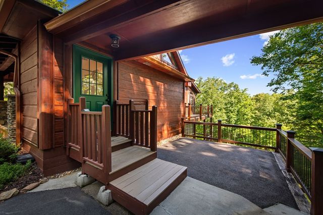 169 Walnut Mountain Road, Ellijay, GA 30540