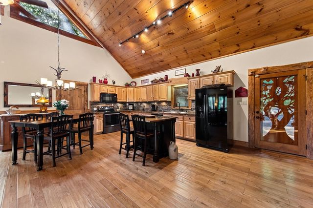 169 Walnut Mountain Road, Ellijay, GA 30540