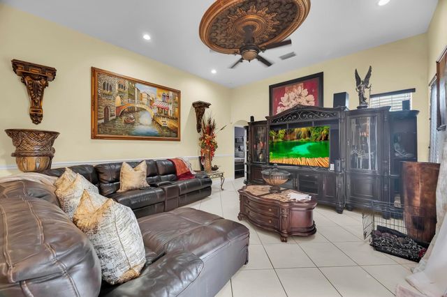 624 SW Nichols Terrace, Port St Lucie, FL 34953