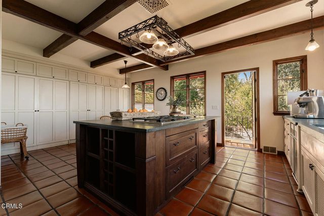 1395 Inverness Drive, Pasadena, CA 91103