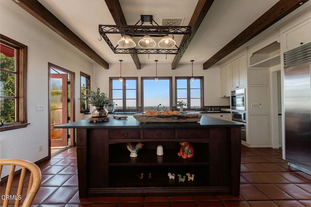 1395 Inverness Drive, Pasadena, CA 91103