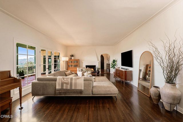 1395 Inverness Drive, Pasadena, CA 91103