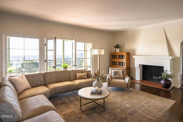 1395 Inverness Drive, Pasadena, CA 91103