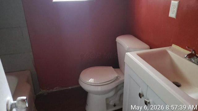 3252-3254 Sullivant Avenue, Columbus, OH 43204