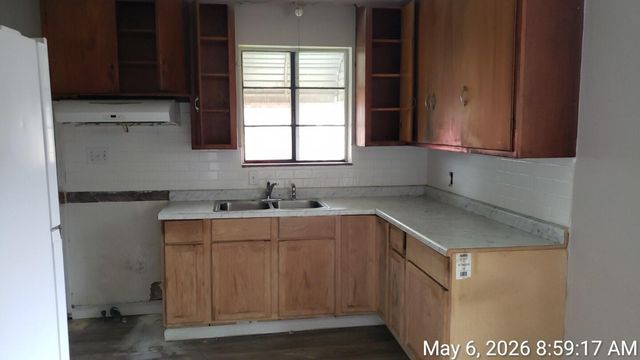 3252-3254 Sullivant Avenue, Columbus, OH 43204