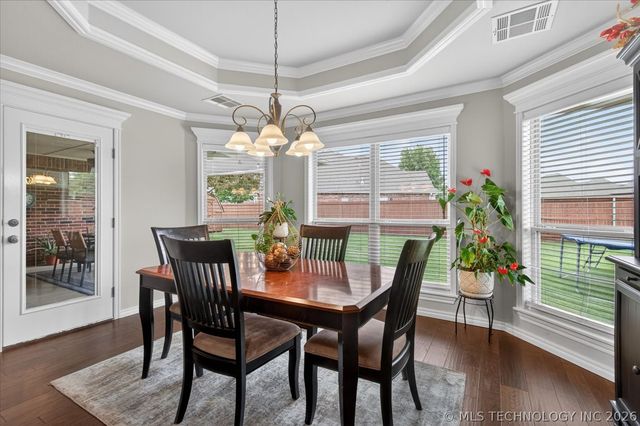 1208 Larkspur Drive, Bartlesville, OK 74006