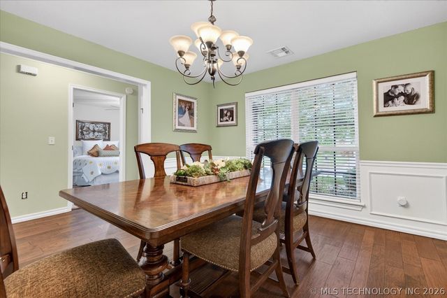1208 Larkspur Drive, Bartlesville, OK 74006