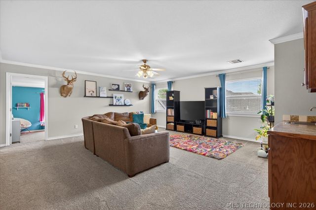 1208 Larkspur Drive, Bartlesville, OK 74006