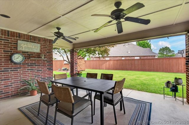 1208 Larkspur Drive, Bartlesville, OK 74006