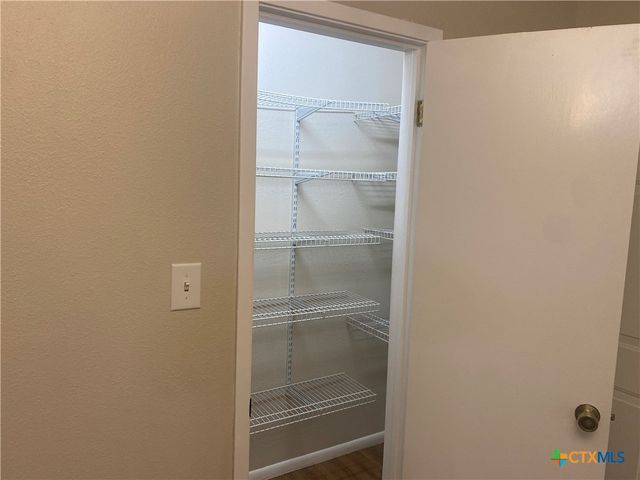 1052 E Weinert Street, Seguin, TX 78155