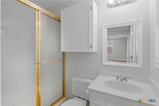 1052 E Weinert Street, Seguin, TX 78155