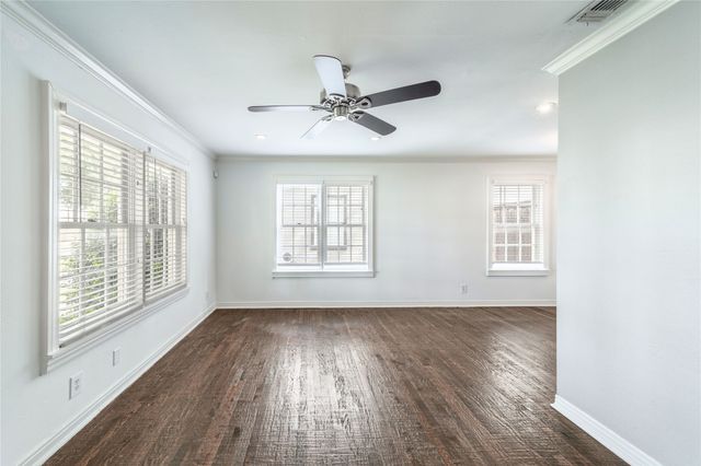 7302 Kenwell Street, Dallas, TX 75209