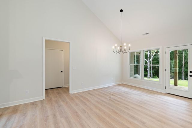 293 Peavine Way, Rock Spring, GA 30739