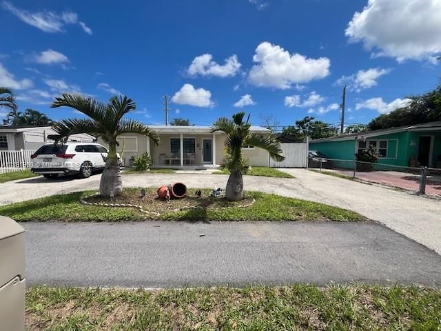 198 E Browning Dr, West Palm Beach, FL 33406