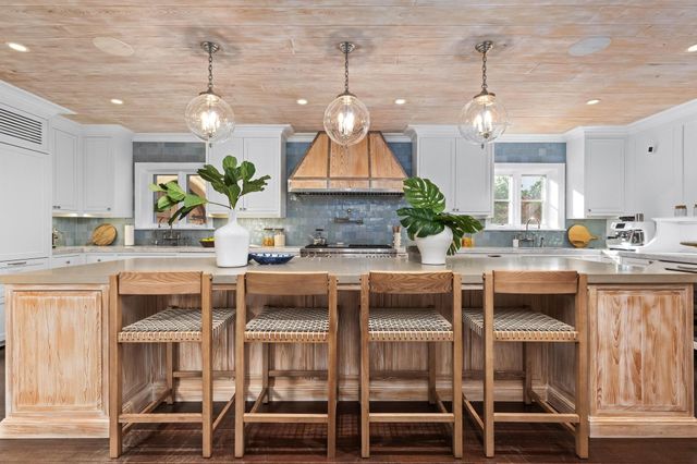 124 Brazilian Avenue, Palm Beach, FL 33480