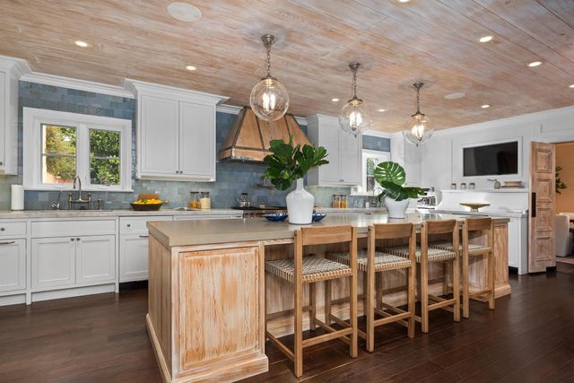 124 Brazilian Avenue, Palm Beach, FL 33480