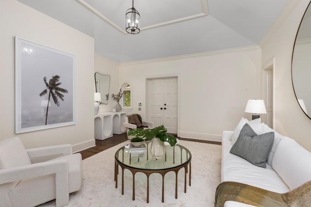 124 Brazilian Avenue, Palm Beach, FL 33480