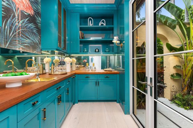 124 Brazilian Avenue, Palm Beach, FL 33480