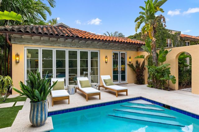 124 Brazilian Avenue, Palm Beach, FL 33480