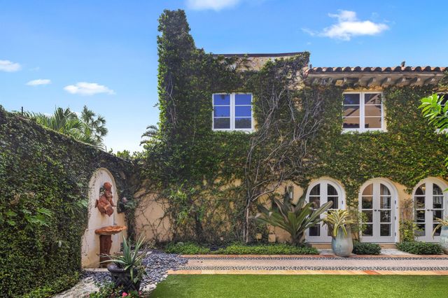 124 Brazilian Avenue, Palm Beach, FL 33480